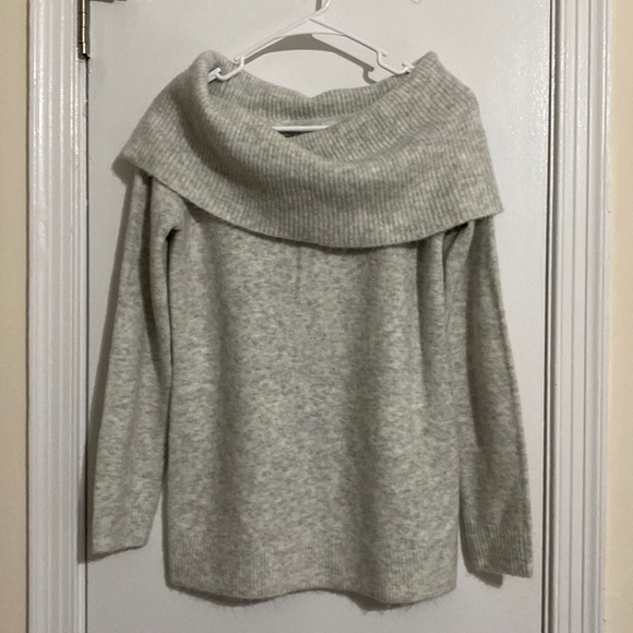 Ann Taylor Sweaters - Ann Taylor Sweater